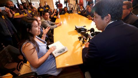 05/16/18 /LOS ANGELES/DACA recipient Melody Klingenfuss joined State Senator Kevin de Leon, author of SB 54, immigrants and advocates during a press conference in Los Angeles to discuss the latest on sanctuary cities. (Aurelia Ventura/La Opinion)