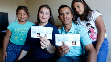 05/23/18 / LOS ANGELES/ Venezuela immigrants Dannys Vina with wife Betzabe and children Sarah, 10, and Danah, 6, discussed how they were granted political asylum. (Aurelia Ventura/La Opinion)