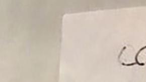 Nota de petición de ayuda de una víctima.