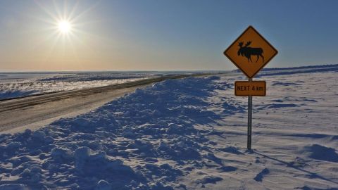 La autopista entre Inuvik y Tuktoyaktuk lo ha cambiado todo para este desierto congelado.