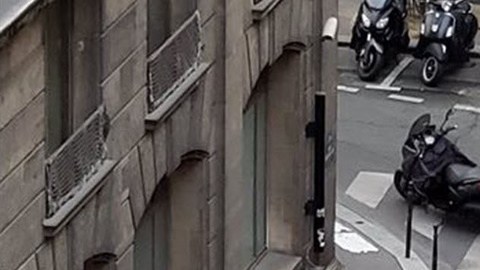 Un hombre atacó con un cuchillo a varias personas en París.