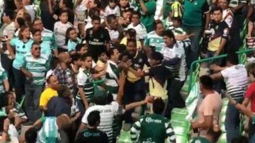 Un conato de bronca estuvo a punto de convertirse en una batalla campal en las tribunas en el Santos vs. América