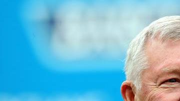 Alex Ferguson sufrió una hemorragia cerebral y fue operado de urgencia