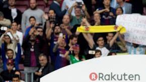 El Barcelona rindió homenaje al Día de las Madres en su partido ante el Villarreal CF. (Foto: EFE/Toni Albir)