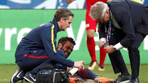 Dani Alves sufrió rotura del ligamento cruzado anterior de la rodilla derecha