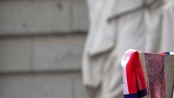 Fernando "Niño" Torres no pudo contener la emoción, tras celebrar en la Fuente de Neptuno