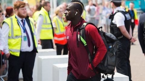 El delantero senegalés del Liverpool Sadio Mané tendrá 'porra' en su pueblo natal para la final de la Champions. (Foto: EFE/ Peter Powell)