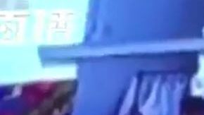 Maestra castiga a alumnos obligándolos a beber agua hirviendo