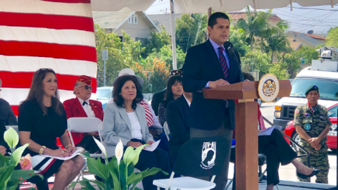 La vigilia patriótica es una tradición en Boyle Heights.