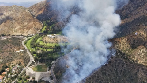 El fuego fue reportado hoy sobre la 1:31 p.m.