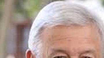 Elihu Gil y Andrés Manuel López Obrador.