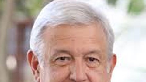 Elihu Gil y Andrés Manuel López Obrador.