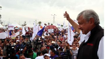 López Obrador lidera todas las encuestas camino a la Presidencia de México.