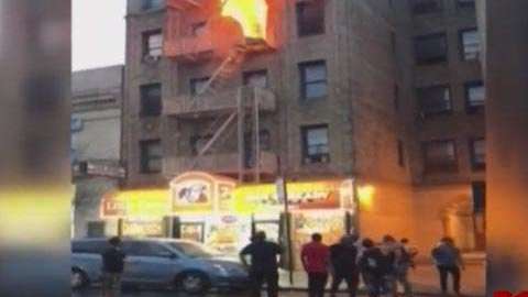 El residente pedía auxilio desde una ventana de una de las habitaciones.