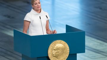 Beatrice Fihn ganadora del galardón en 2017 arremetió contra la decisión de Trump
