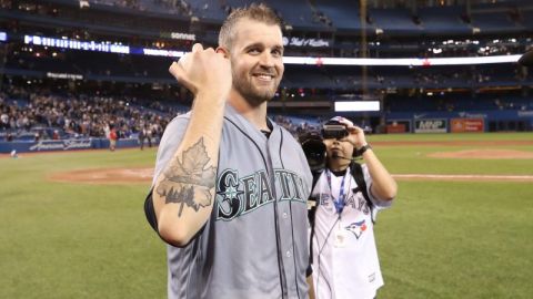 El abridor de Seattle James Paxton celebra su no-hitter sobre los Toronto Blue Jays. (Foto: Tom Szczerbowski/Getty Images)