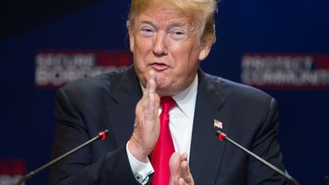 El presidente Trump acusó a los demócratas de difundir la imagen.