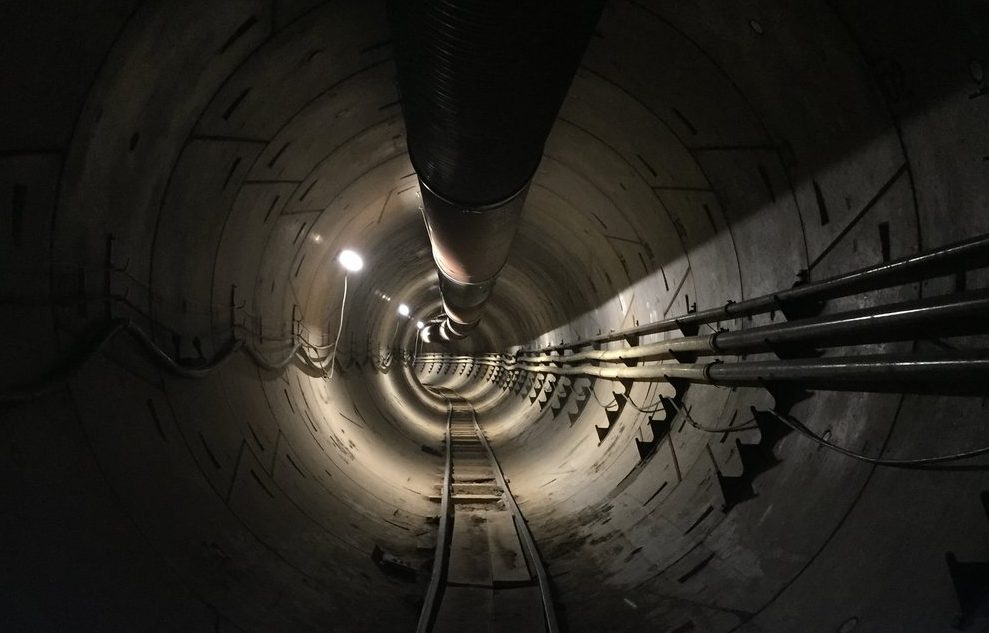 Elon Musk primer tramo de túnel subterráneo en Los Ángeles abre en