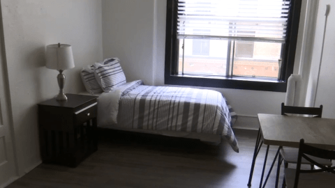 En los últimos seis meses, la Healthy Housing Foundation ha adquirido tres espacios; el último es el King Edward Hotel.