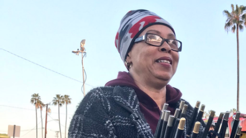 Cheryl Corbin recuperó cuanto pudo de su salón de belleza.