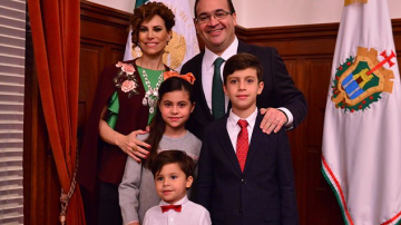 Karime Macías y familia.