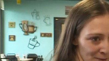 Una madre con dificultades económicas recibió una generosa propina el día de la madre.