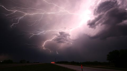 lightning-1056419_1280