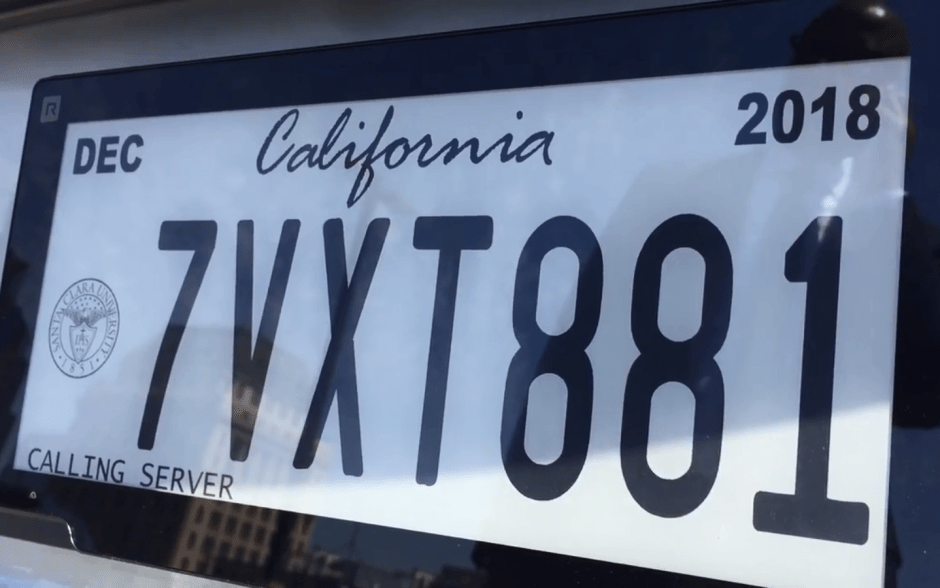 California lanza las primeras placas “digitales” de Estados Unidos La