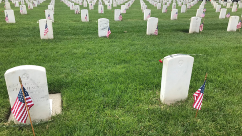 Memorial Day en el Cementerio Nacional de Los Ángeles.