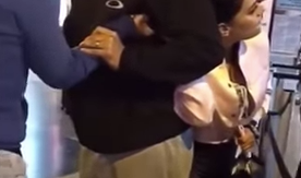 Mujer sorprende a su marido siéndole infiel.