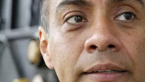 La renuncia de Rodríguez entró en vigencia el 4 de mayo.