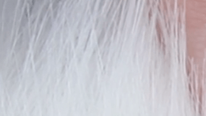 Una manicura de uñas diferente.