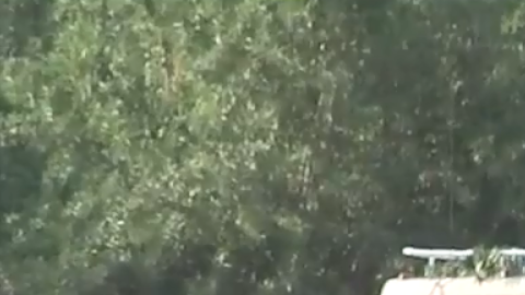 Finalmente, los dos niños fueron rescatados de la caravana, pero el hombre no estaba.