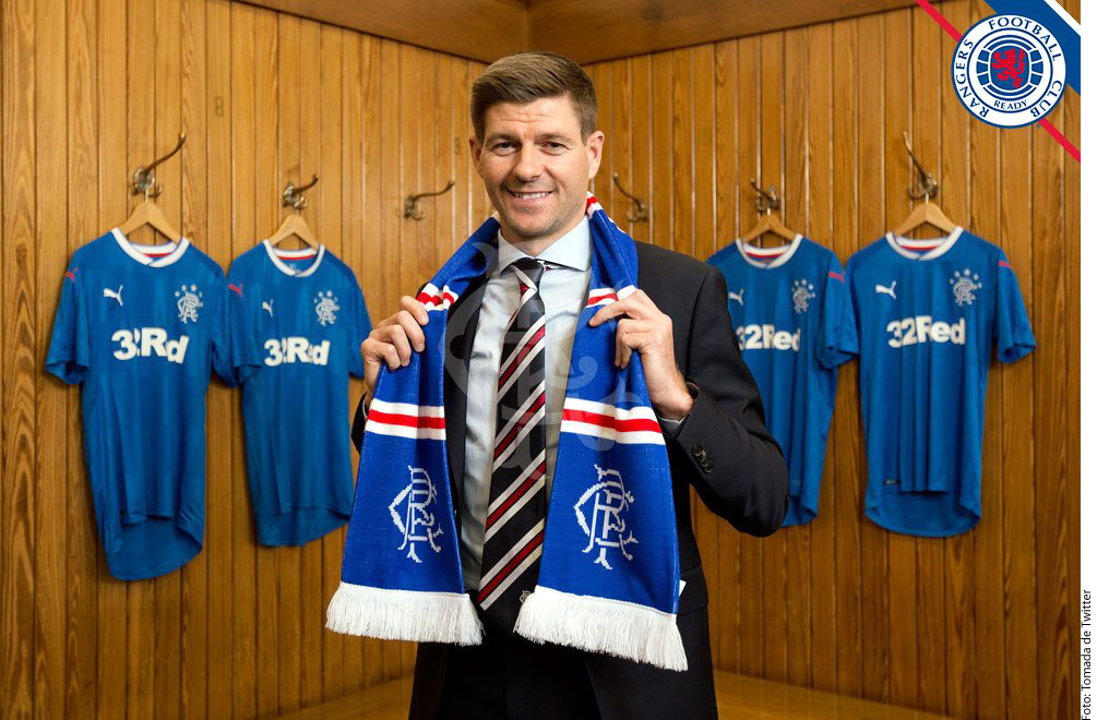 Steven Gerrard es el técnico de los Rangers de Escocia.