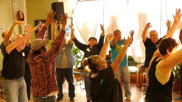 El proyecto Ta'yer ofrece talleres de actuación a los trabajadores.