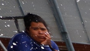 Niños practican natación en la primeria El Sereno, una de las escuelas donde opera este verano el programa de albercas portátiles del LAUSD. (Aurelia Ventura/La Opinion)