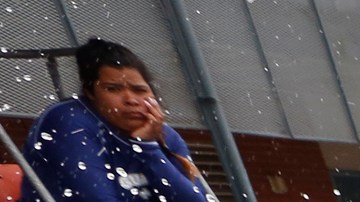 Niños practican natación en la primeria El Sereno, una de las escuelas donde opera este verano el programa de albercas portátiles del LAUSD. (Aurelia Ventura/La Opinion)