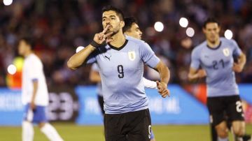 Luis Suárez grita gol en la despedida de Uruguay antes de viajar a Rusia. (Foto: EFE/Federico Anfitti)