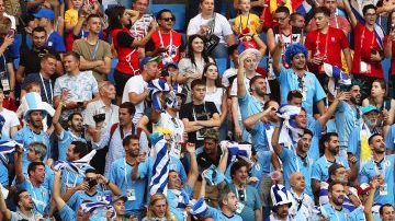 Aficionados de Uruguay en la Arena Rostov-On-Don. (Foto: EFE/EPA/KHALED ELFIQI)
