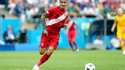 El peruano Paolo Guerrero podría renovar por 'mucho tiempo' con el Flamengo de Brasil. (Foto: EFE/EPA/MOHAMED MESSARA)