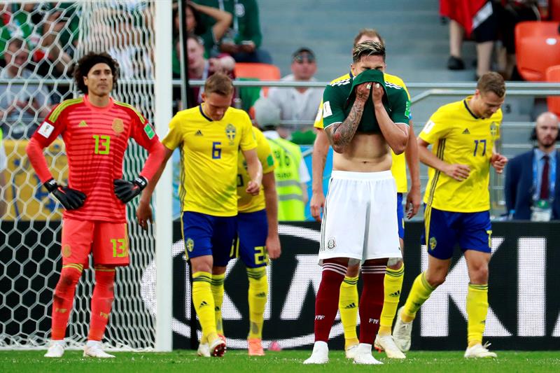 México jugó su peor partido ante Suecia. EFE