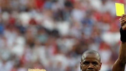 Los japoneses no querían más tarjetas. EFE