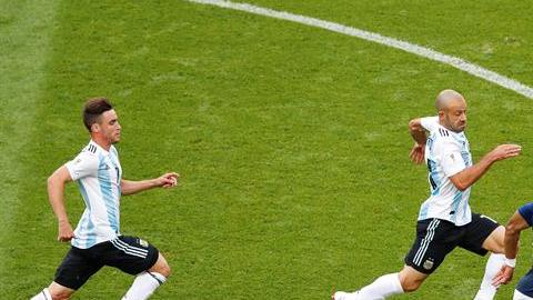 Argentina detrás de Mbappé. EFE