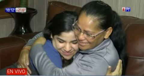 Dio en adopción a su hija y se reencuentran
