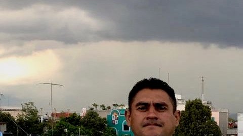 Adrian Catalán intenta hacer una vida en la CDMX quiere seguir en contacto con sus hijos.