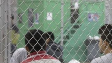Al menos 2.300 menores de edad han sido separados de sus padres en la frontera desde el mes de mayo, según cifras oficiales.