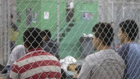 Al menos 2.300 menores de edad han sido separados de sus padres en la frontera desde el mes de mayo, según cifras oficiales.