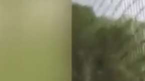 La mujer manejó erráticamente dentro del estadio