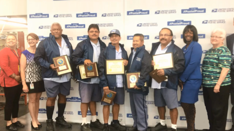 El Million Mile Club es una distinción del servicio postal.