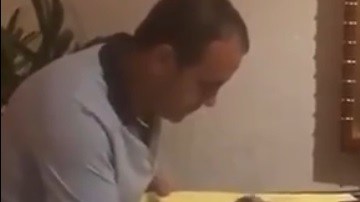 Cuauhtémoc Blanco le regaló una playera del América autografiada a López Obrador